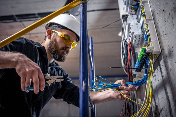 Best Circuit Breaker Repair  in Estero, FL